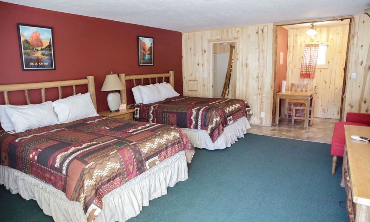 Sevier Apartment | 0129) Candy Suite 129