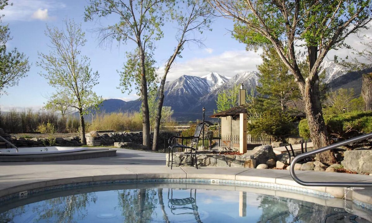 Genoa Hotel | 1 Bedroom Villa Lodge | Elegant Tahoe Escape | Natural Hot Springs & Mountains