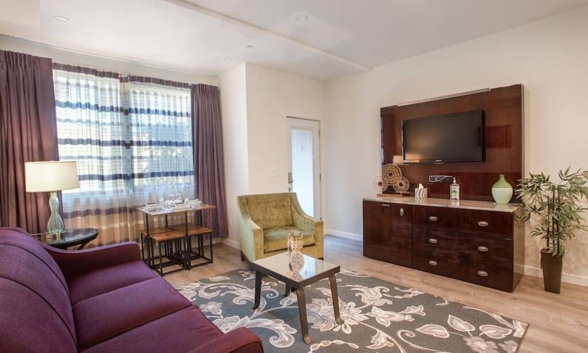 Bankers Hill Apartment | 1-Bedroom with Cali King Size Bed in San Diego