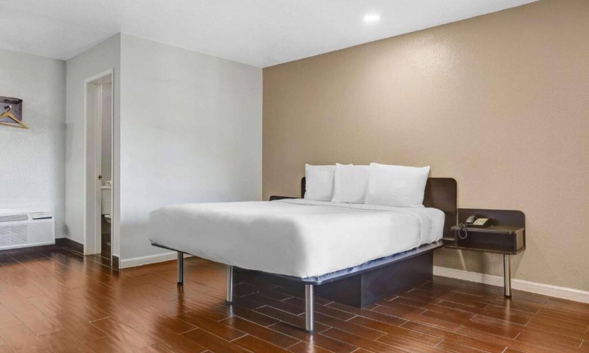 Ukiah Apartment | 1 King Bed|Nsmk,Micfridge