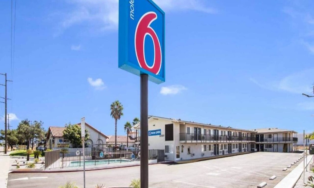 Moreno Valley Apartment | 1 Queen Bed|Non-Smoking,Micfridge