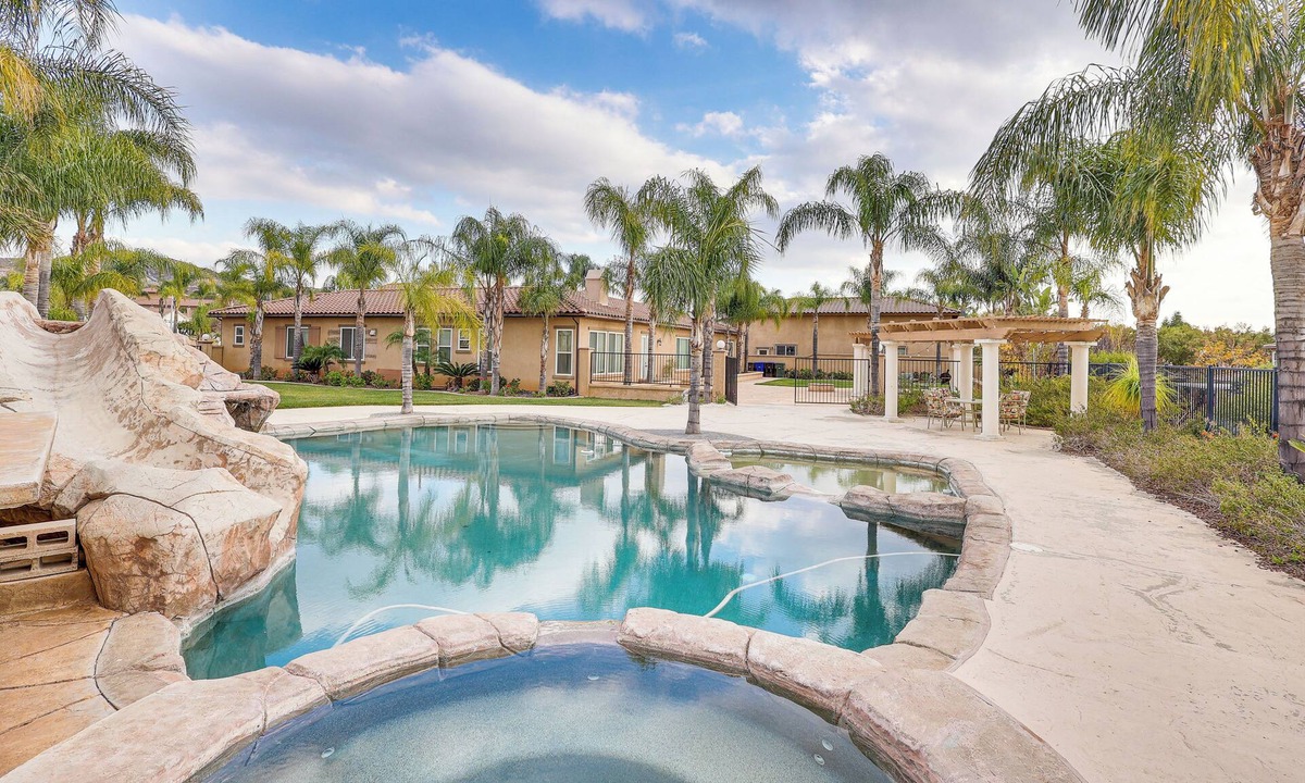 Alessandro Heights Apartment | 10 Mi to Dtwn: Riverside Triplex w/Pool