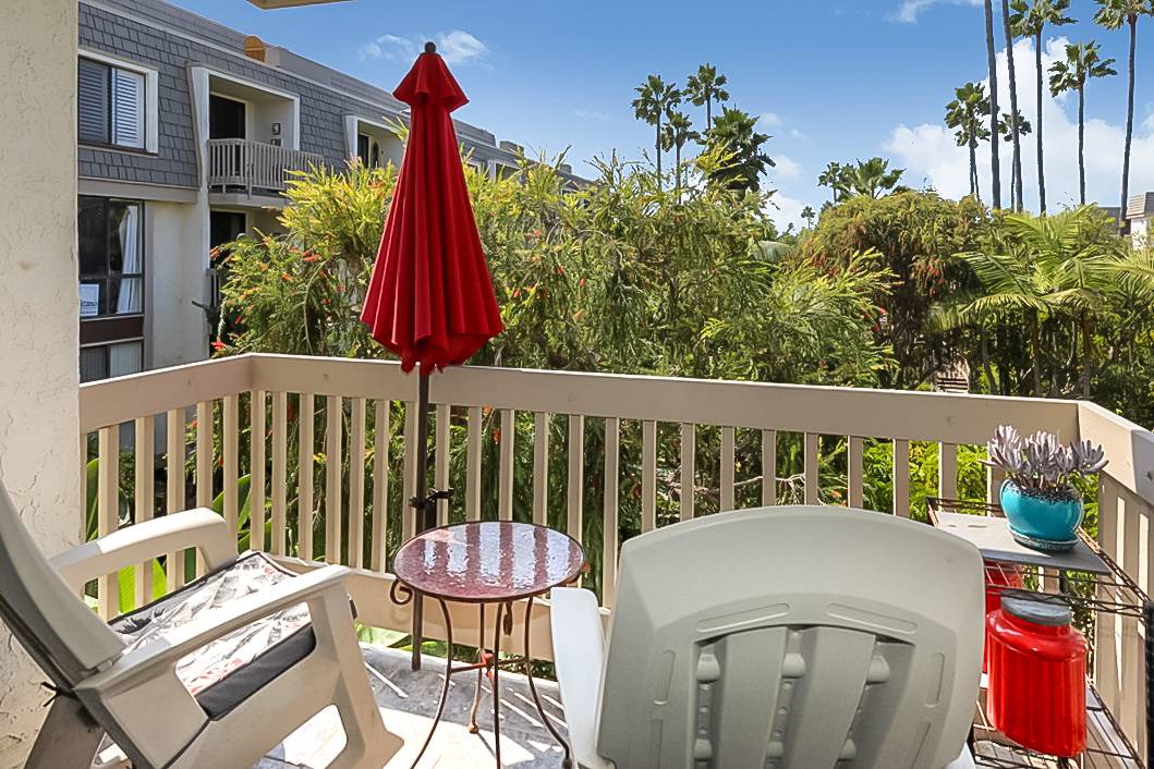 Townsite Condo | 102 m² Condo ∙ 2 bedrooms ∙ 6 guests