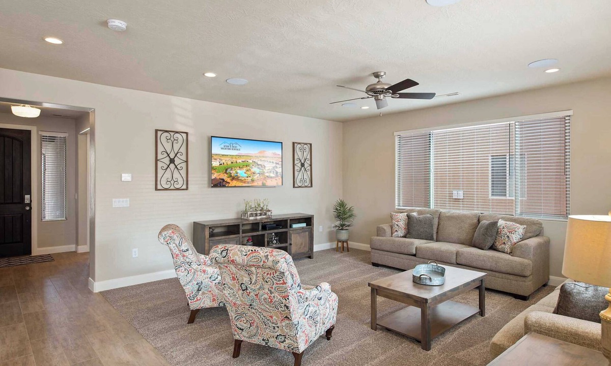 Santa Clara House | 105-109 Red Rock Haven next to Waterpark with Hot Tub
