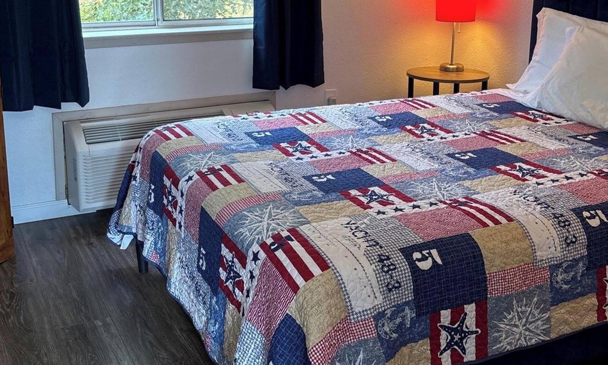 Brownsville Hotel | 12 - 1 King, Relax in comfort with our ADA room