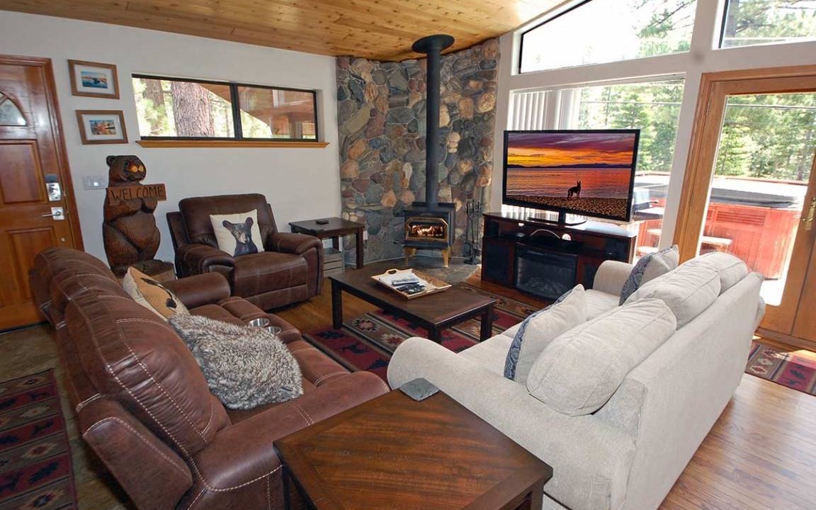 Tahoe Paradise House | 1589 Zapotec Drive