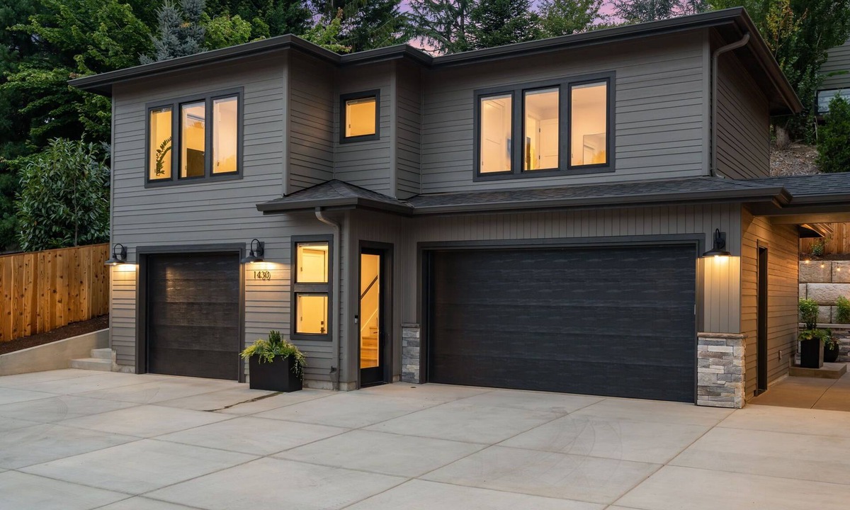 West Linn Apartment | 1BR Apartment w/Hot tub, walk to shops & food!