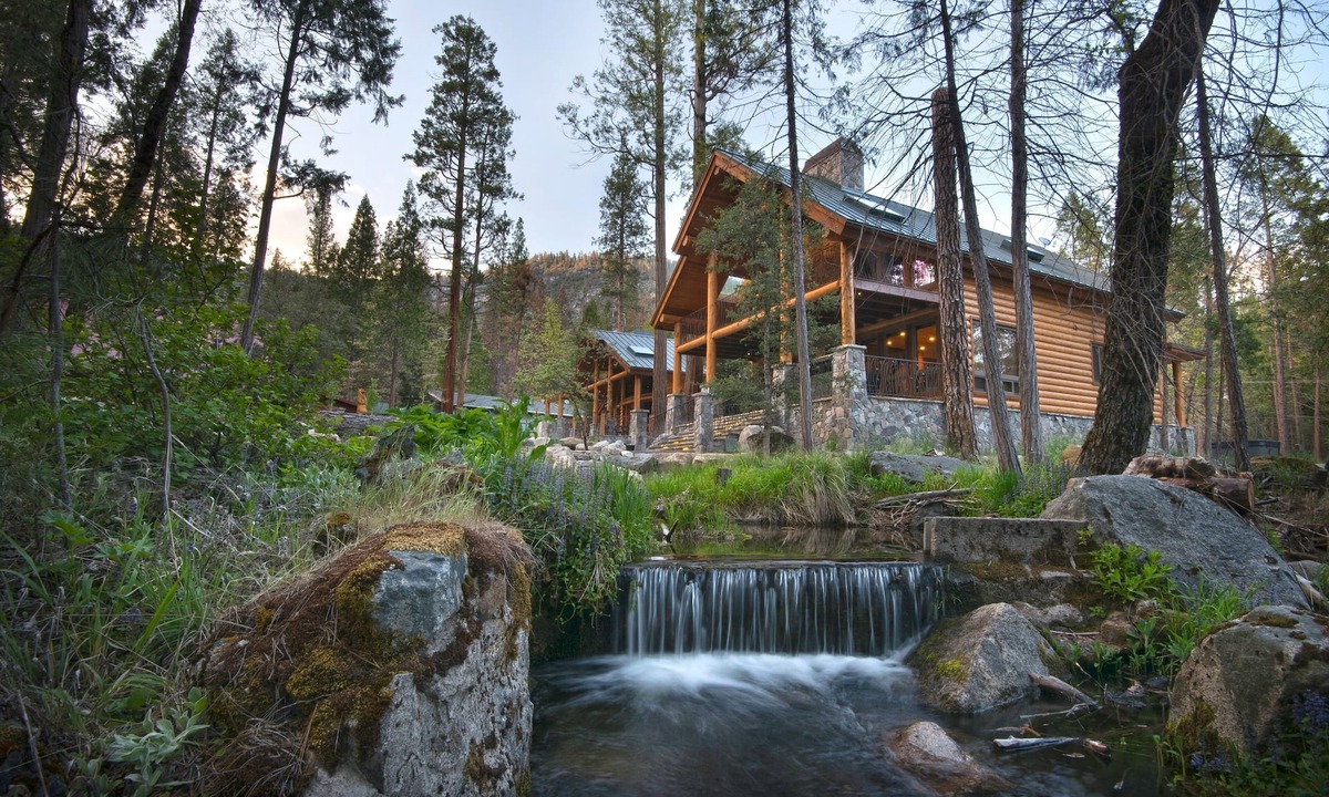 North Wawona House | (1R) Creekside Retreat (2 Bedrooms Only)