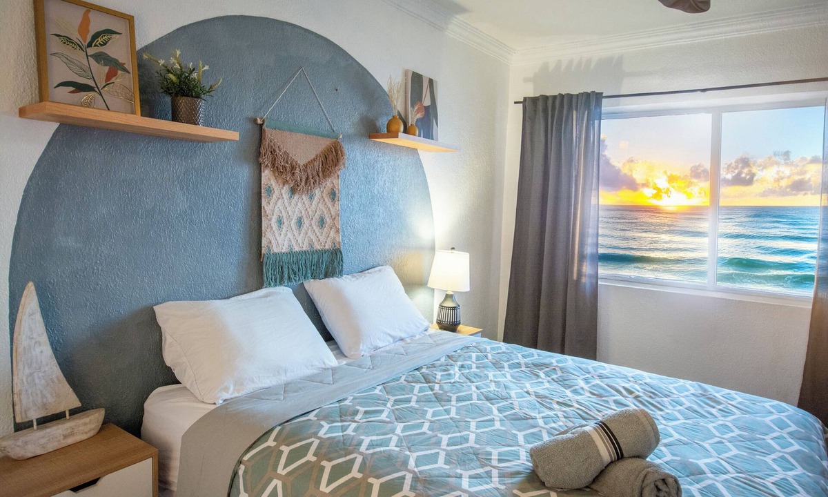 Costa Apartment | 2 BDR - BEACHFRONT Cozy Apt