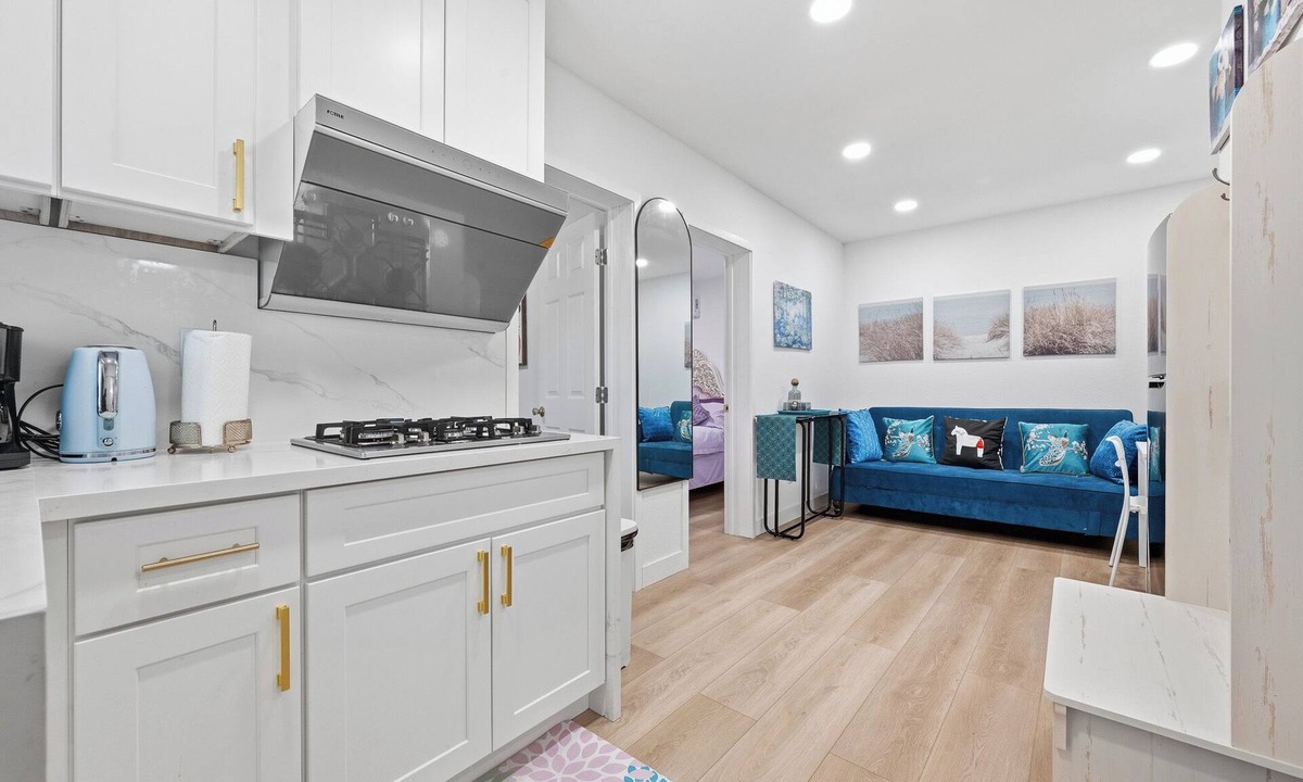 Walnut Valley House | 2-bedroom house in peaceful West Covina with AC for relaxing stays