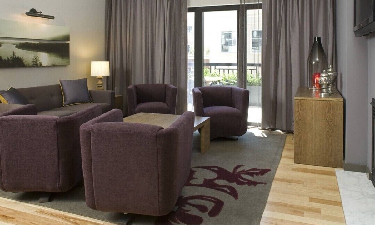 Downtown Napa Hotel | 2 Connecting Suites at a 4⭐️ Hotel