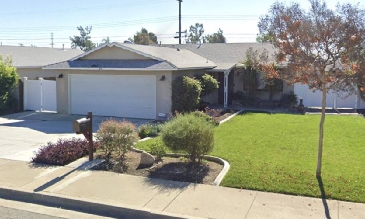 San Antonio Heights House | 2 minutes drive to downtown Claremont. Walking distance to Restaurants and Shops