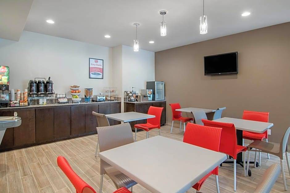 Springfield Hotel | 2-Star Hotel ∙ Econo Lodge Inn & Suites