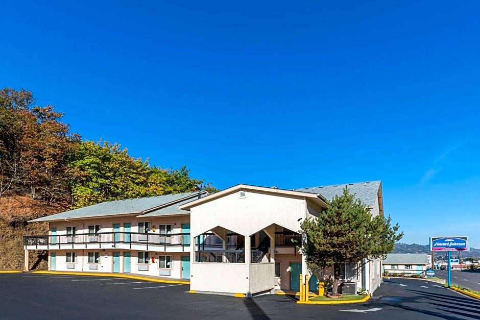 Roseburg Hotel | 2-Star Hotel ∙ Howard Johnson by Wyndham Roseburg