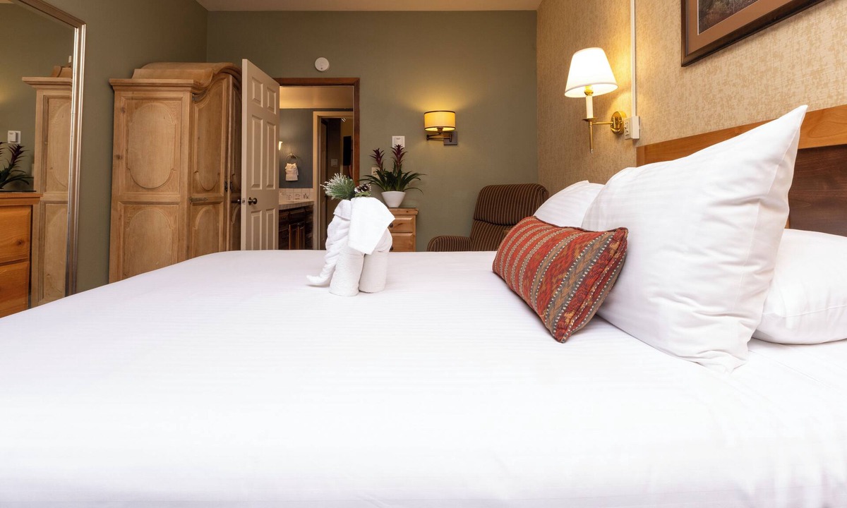 Olympic Valley Hotel | 2 Units | Kitchen | Free Parking | Olympic Valley Stay | Near Ski Slopes