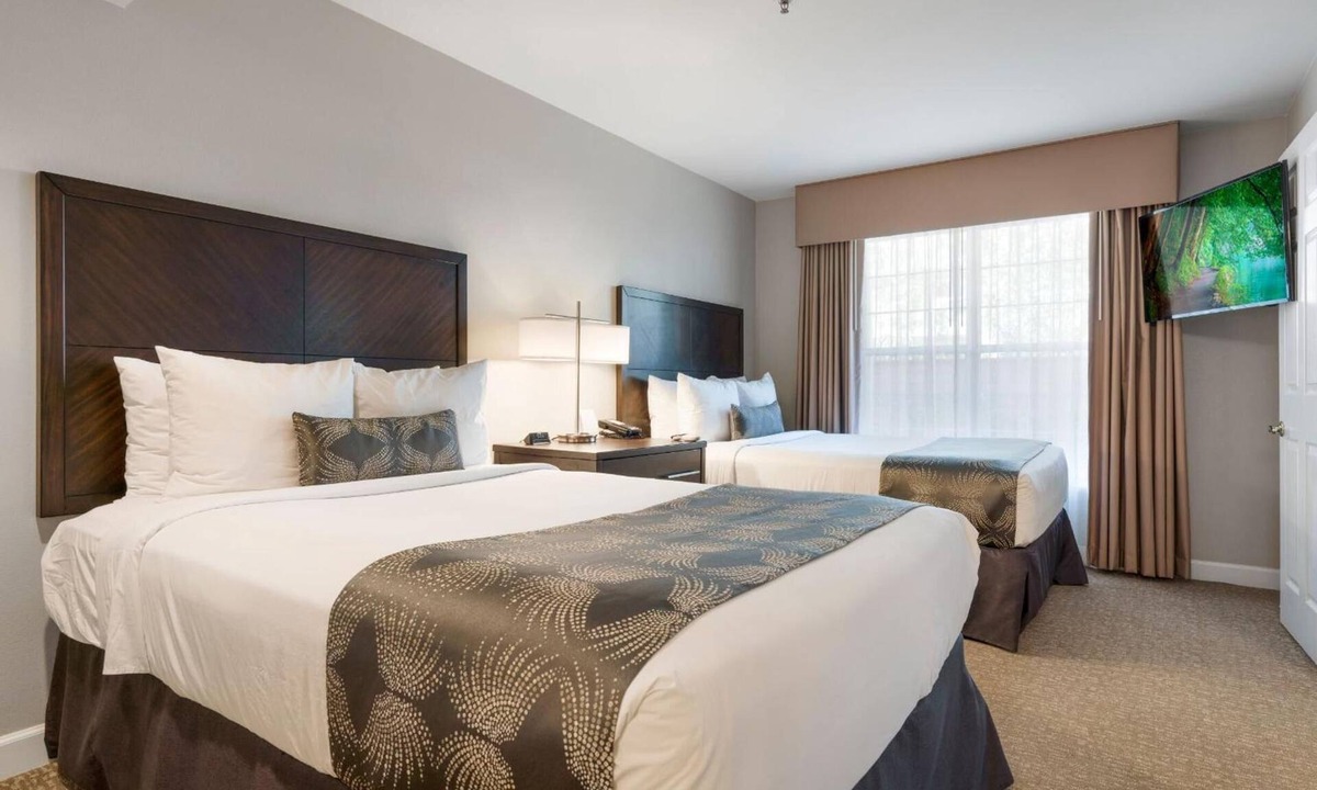 Brea Hotel | 2 Units: Suite w/Full Kitchen: 2.7 Mi to Hiking at Craig Regional Park