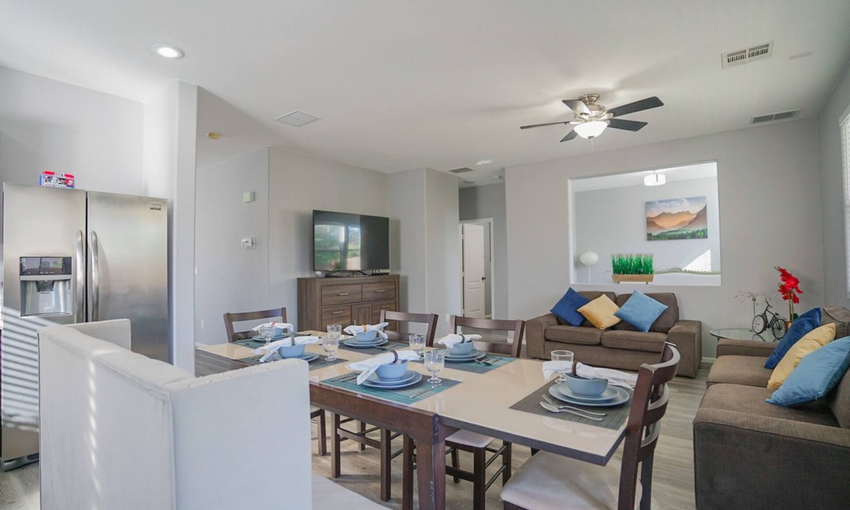 North Las Vegas House | 2400SqFt House 6beds 3bath Pool table BBQ