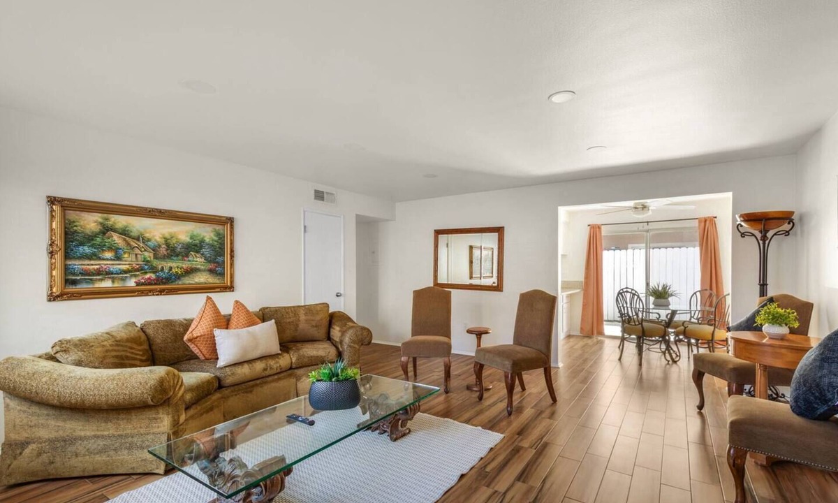 Santa Ana Apartment | 2bd/2bth Nobel Delight, Close To South Coast Plaza