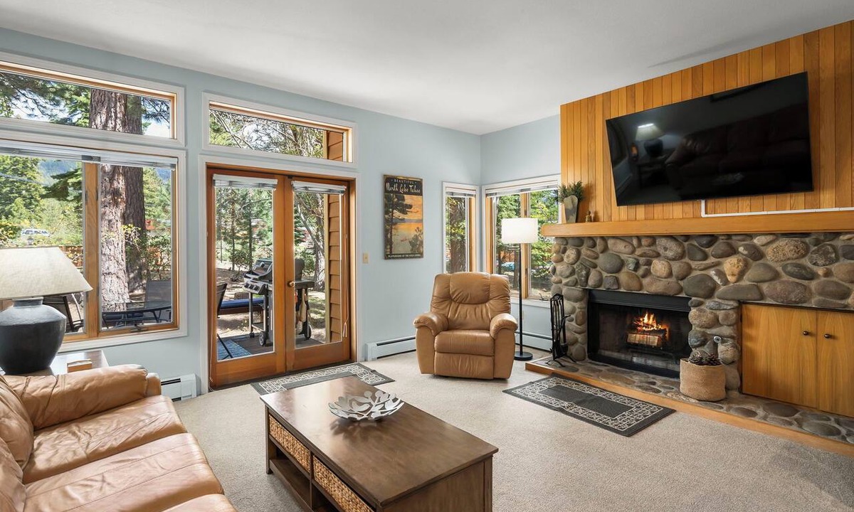 Incline Village Condo | 2BR/2BA Incline Village Condo | Hot Tub & Balcony