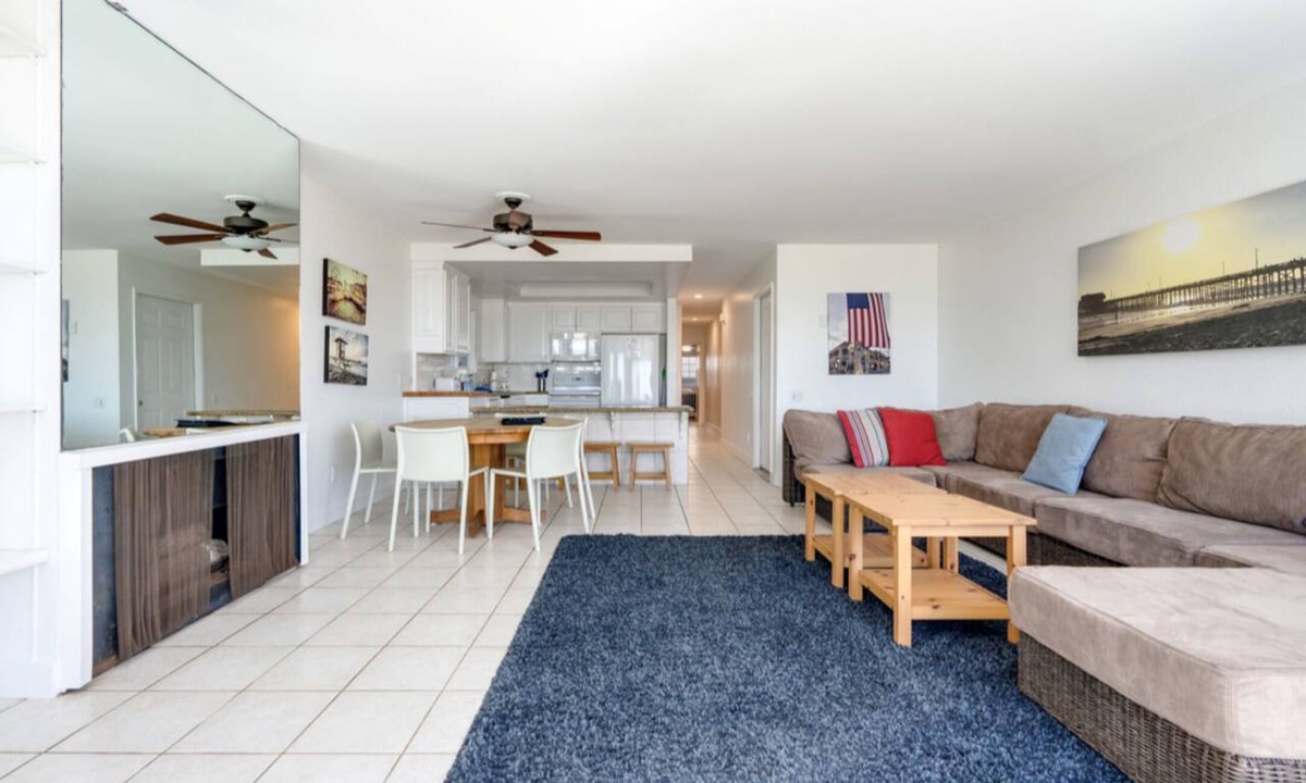 West Newport Apartment | 2nd Floor - 2004 W. Oceanfront - Beatrice