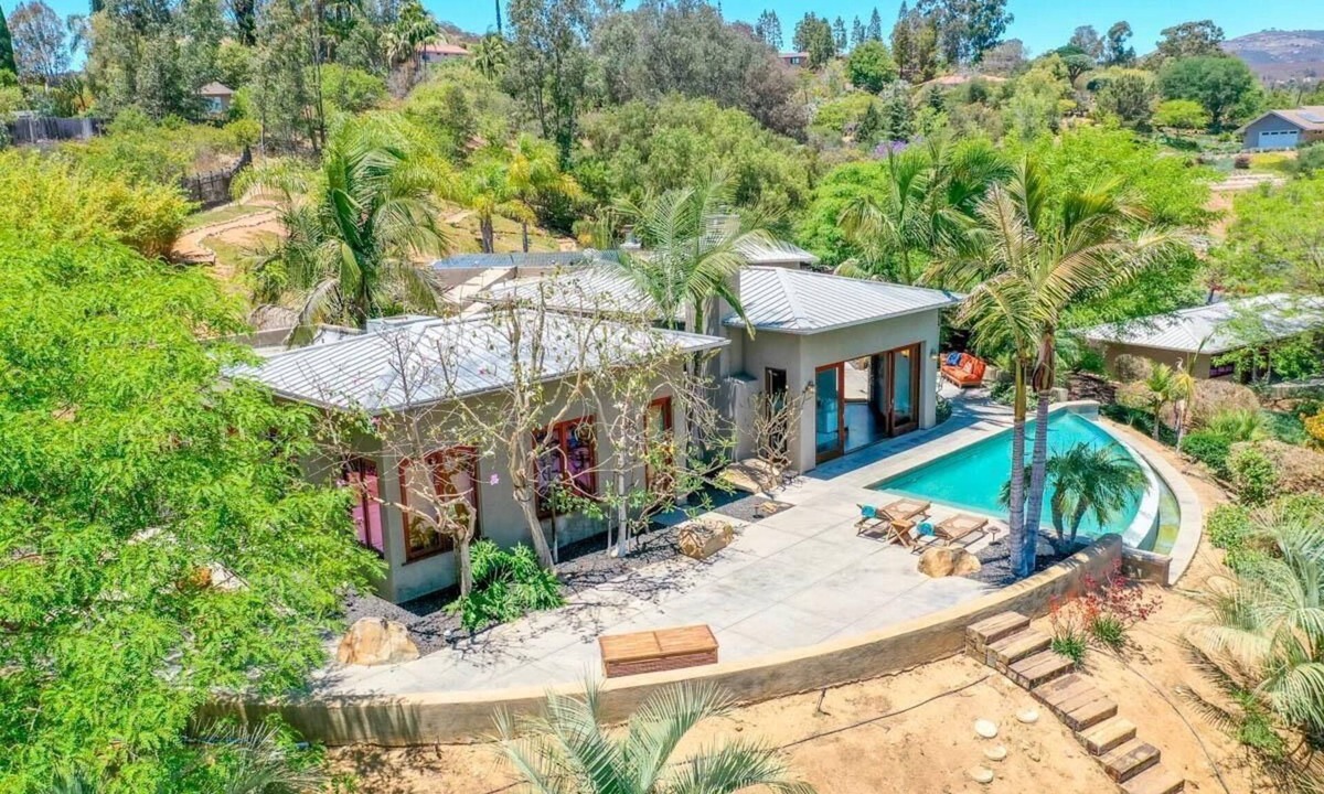 Escondido House | 3 acre private estate, escape the world but also super close to town