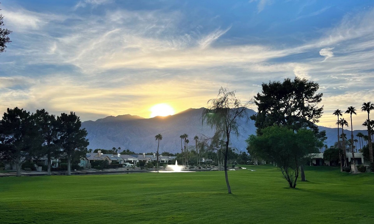 Palm Springs Condo | 3-Bedroom Corner Unit w. Mountain View
