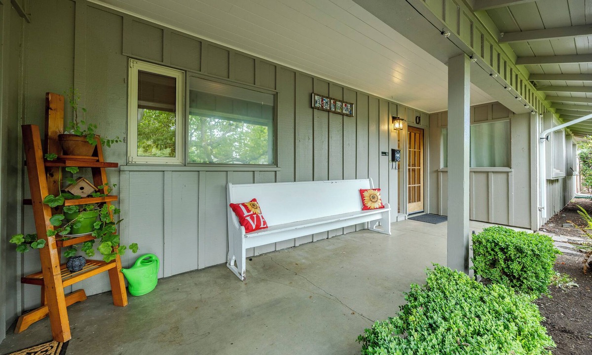 Harlow House | 3-bedroom house in delightful Eugene with cool AC and comfort