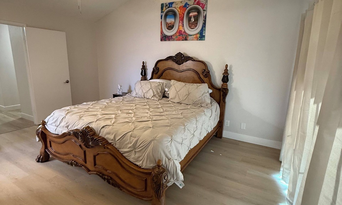 Chinatown House | 3-bedroom house in marvelous Las Vegas with AC