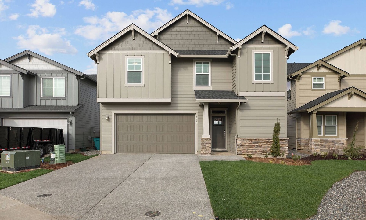 Carver House | 3-bedroom house in welcoming Camas with WiFi, AC