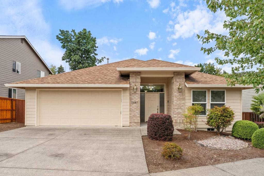 Gresham House | 3 Bedroom House Suburban Retreat
