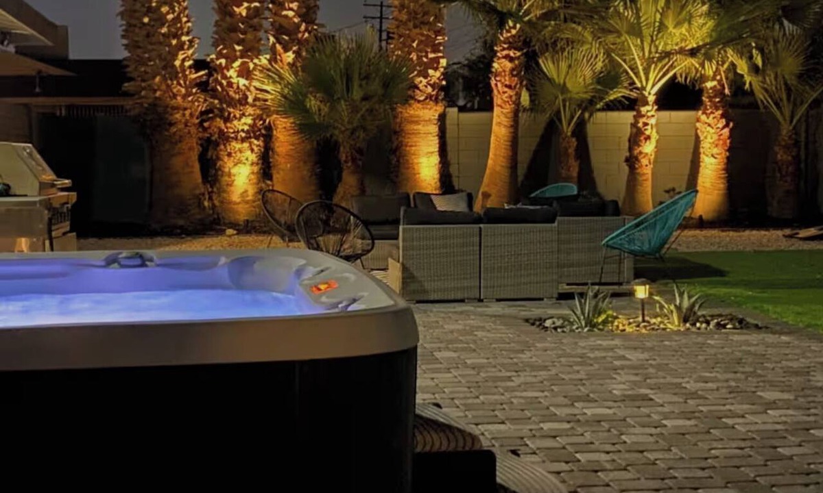 Winchester House | 3-bedroom Mid Century house in amazing Las Vegas with WiFi, AC. Book now!