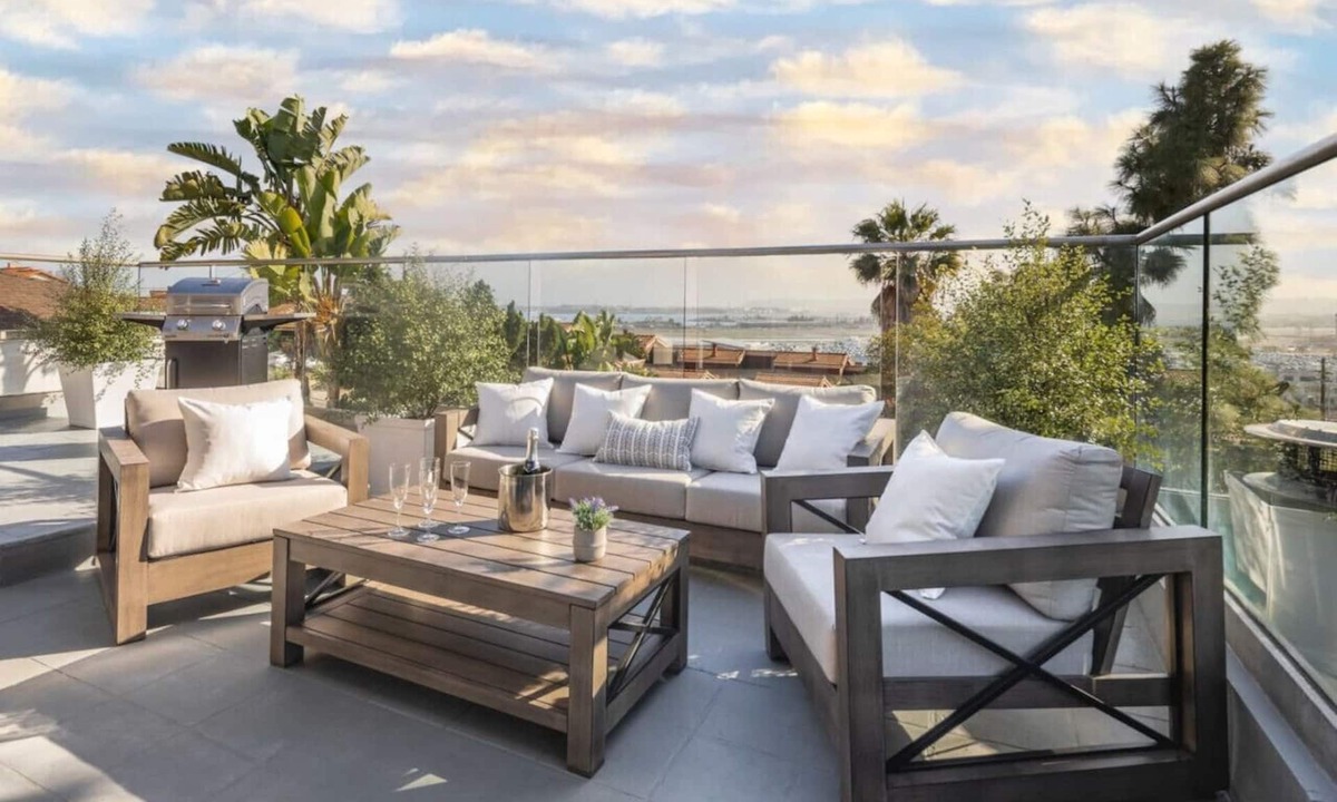 Middletown Villa | 3 Bedroom with Ocean View, Jacuzzi, and Parking