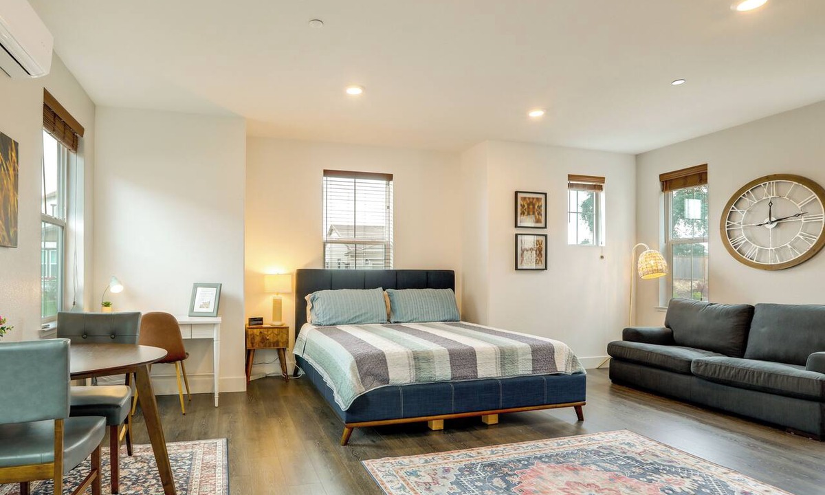 Roseville Apartment | 3 Mi to Golf & Shopping: Cozy Roseville Studio