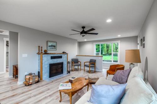 Gardiner House | 3 Mi to Reedsport: Home w/Umpqua River Views