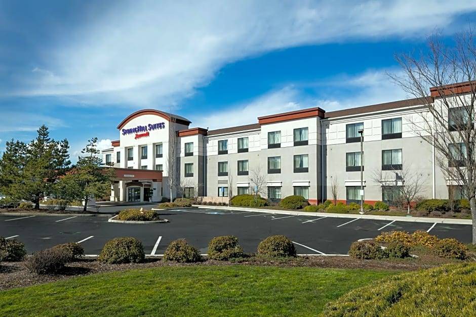 Medford Hotel | 3-Star Hotel ∙ SpringHill Suites by Marriott Medford