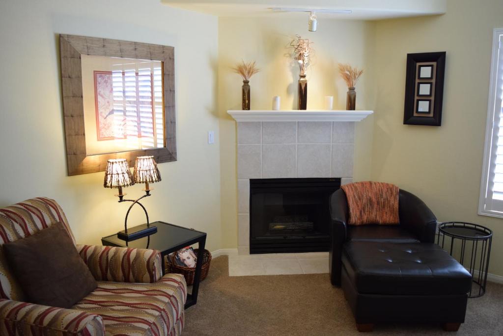 Downtown House | 303 Casa Bella