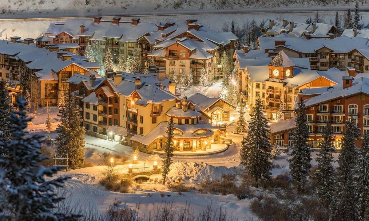 Snowbird Condo | 3104 - One Bedroom + Den Standard Powderhorn Lodge by RedAwning