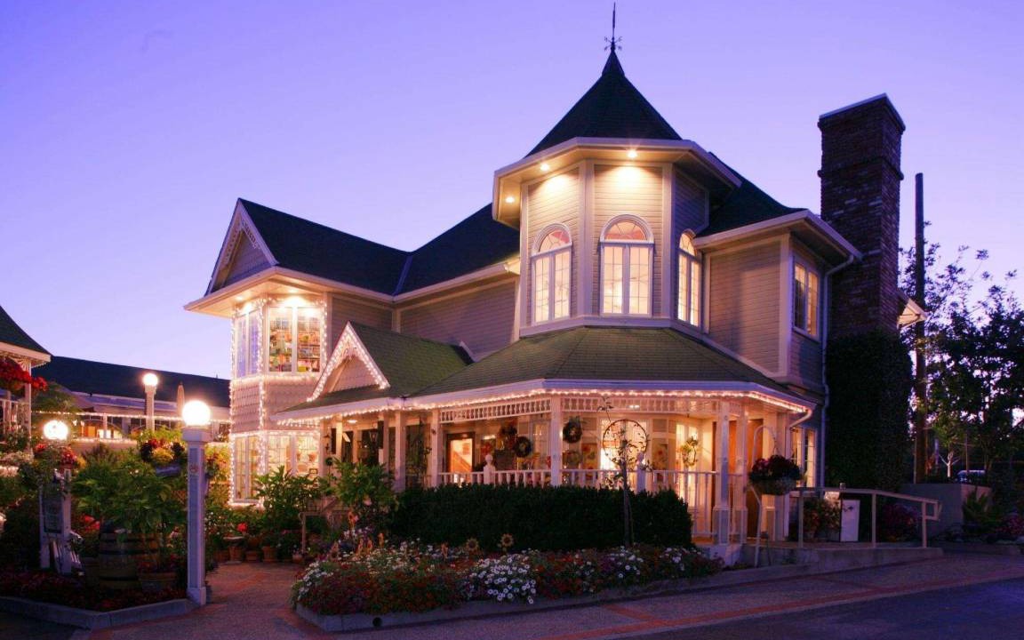 San Luis Obispo House | 325 m² Farmhouse ∙ 127 guests
