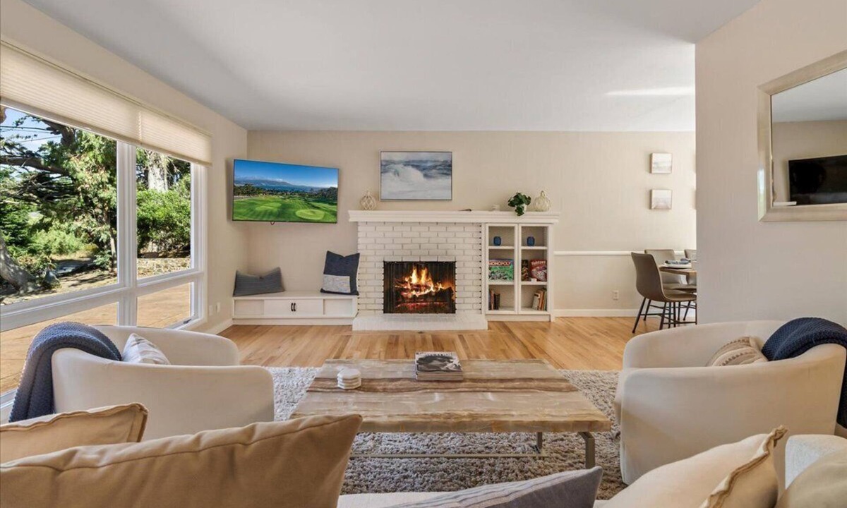 Del Monte Forest House | 3985 Pebble Beach® Forest Getaway~Bring Golf Clubs