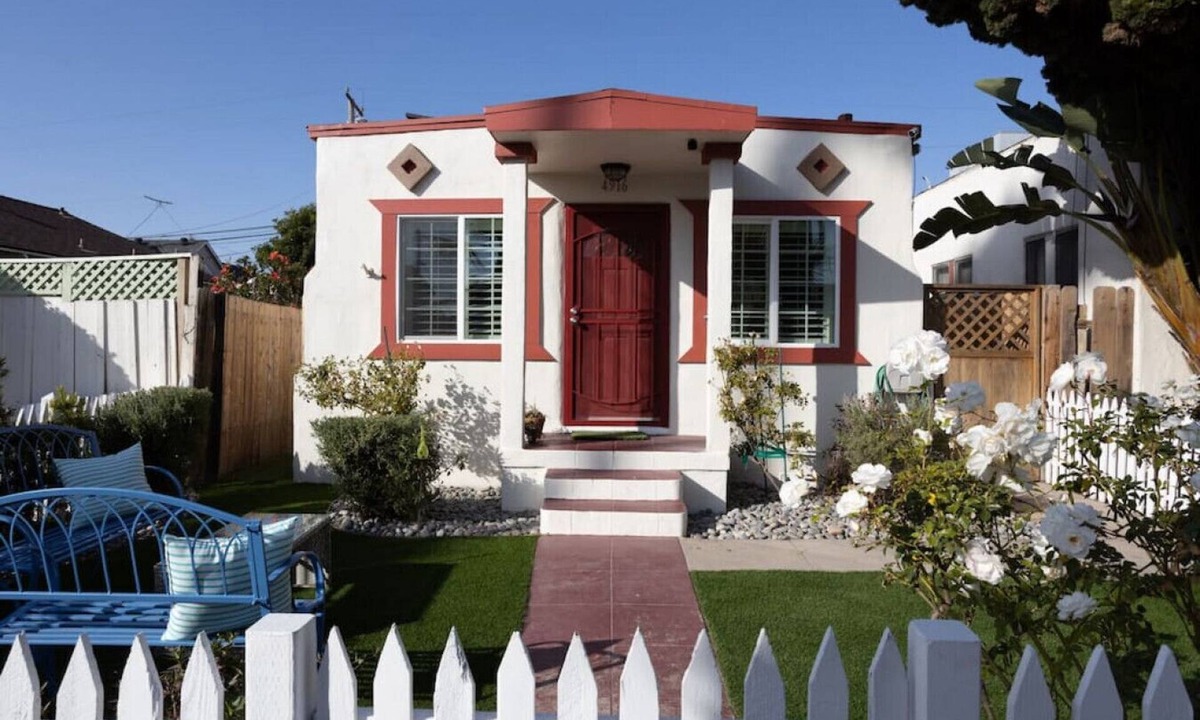 Ocean Beach House | 3blocks2beach, Free Parking, A/C, Fast Wifi