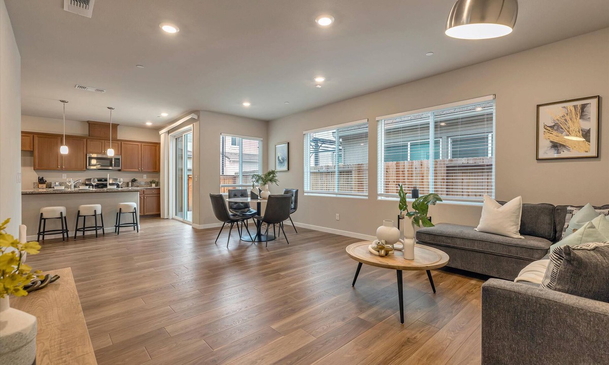 North Natomas House | 3BR Home at Pagoda Lane｜Walk In Closets｜Garage｜ Wifi｜Laundry Room #41982
