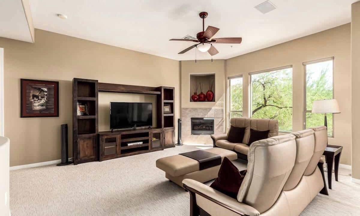 North Scottsdale House | 3BR Stay w/Heated Pool, Spa, Gym & Grill Access