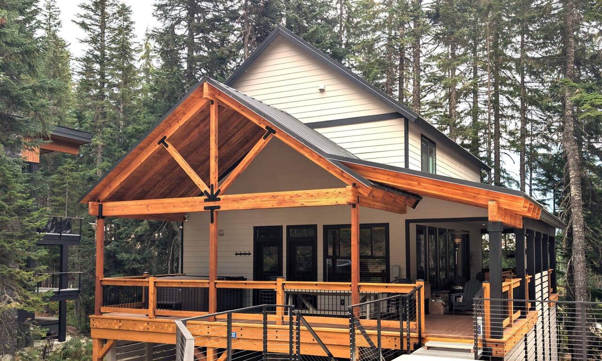 Snoqualmie Pass House | 4-bedroom House in Stunning Snoqualmie Pass Neighborhood with Full Amenities