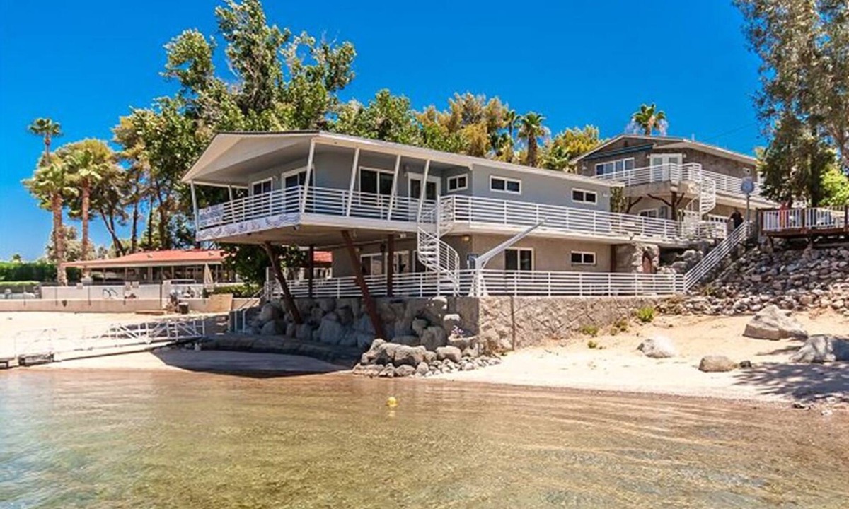 Bullhead City House | 4-Bedroom Waterfront Bullhead City Home - Near Laughlin Fun!