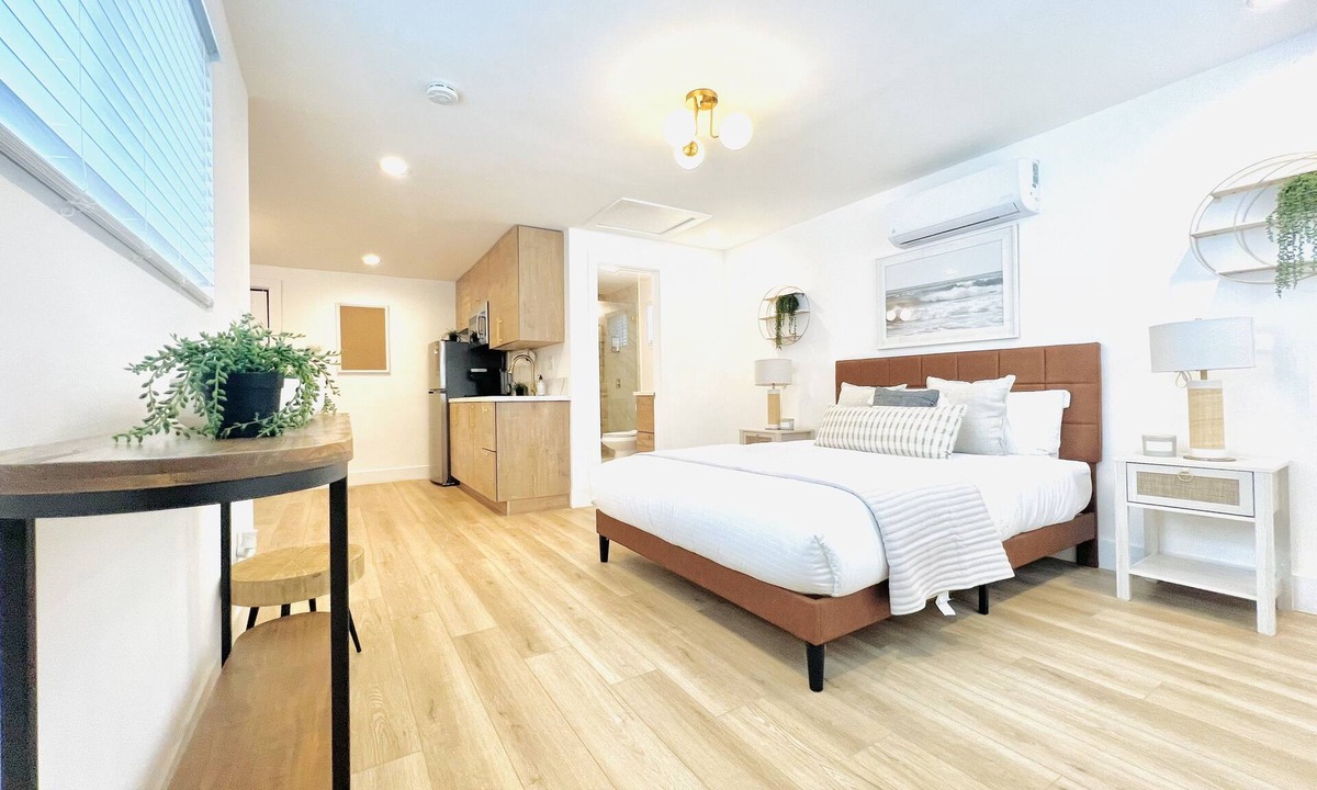 Corridor Apartment | 4173-Quaint Studio