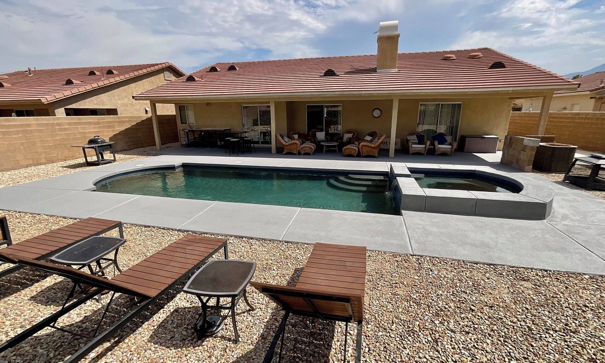 Desert Hot Springs House | 4BED/2BA PRIVATE SALTWATER POOL & SPA, LARGE UPGRADED FAMILY HOME, EASY CHECK-IN
