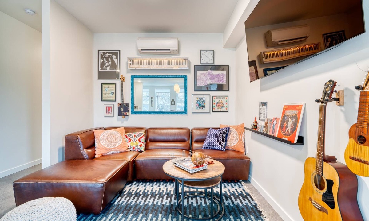 Ladd's Addition House | 4BR/3BA Penthouse | Balcony | Foodie District
