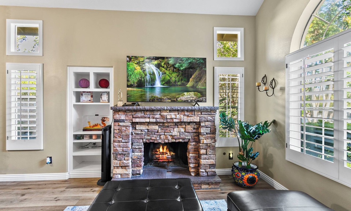 Rancho Santa Margarita House | 4BR Home in El Guiro Elegance｜Garage Access｜Communal Pool #42129