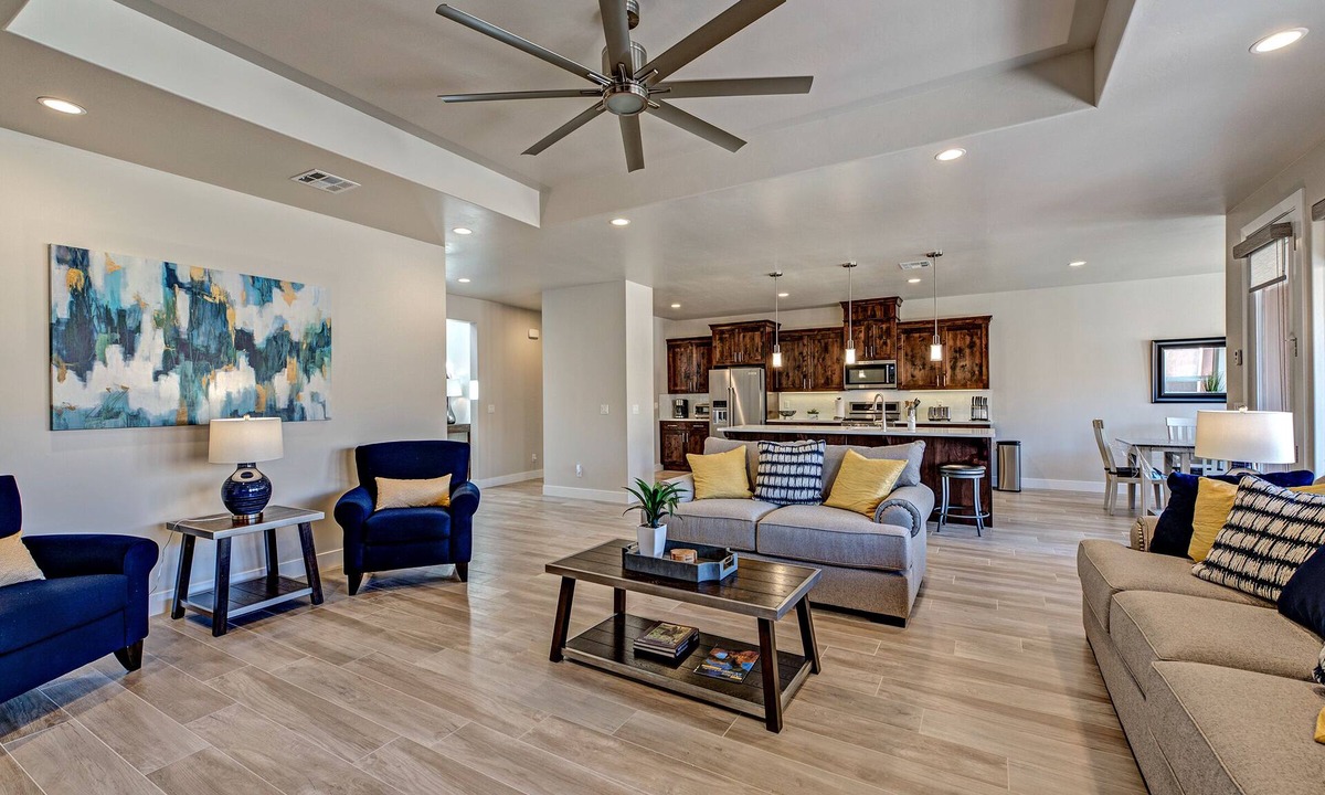 St. George House | 4BR on Hole 2 - 3 King Beds, Near Pool & Course