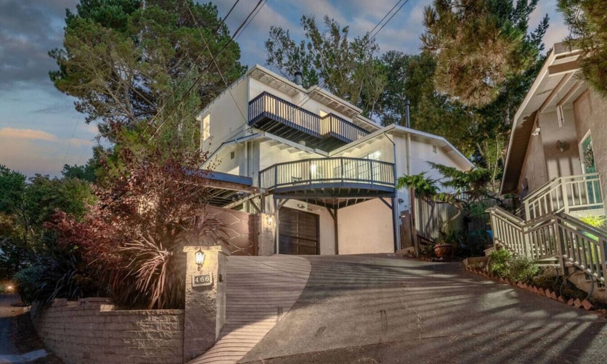 Tamalpais-Homestead Valley House | 4BR Retreat near Muir Woods w/Hot Tub & Views